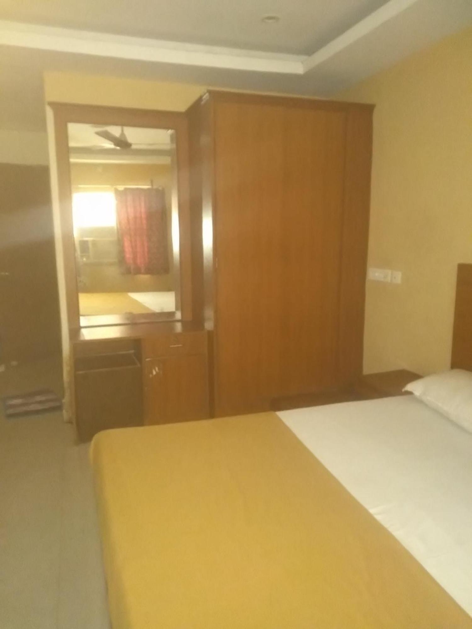 Hotel Soorya International Puducherry Exterior foto